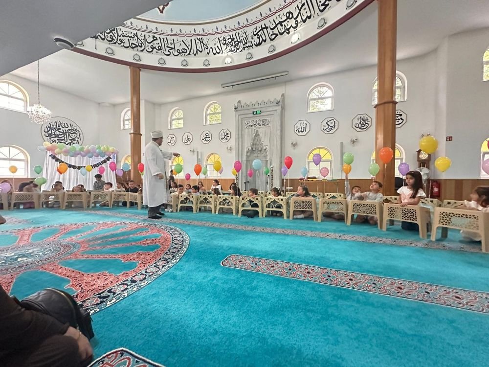 Großer Andrang bei „Einschulungsgebet“-Zeremonien in DITIB-Moscheen